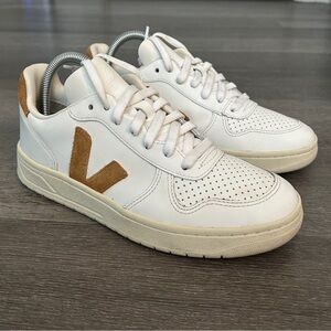 Women’s Veja V10 Leather Sneakers - White/ Camel Suede SZ 7 - LAST DAY TO BUY